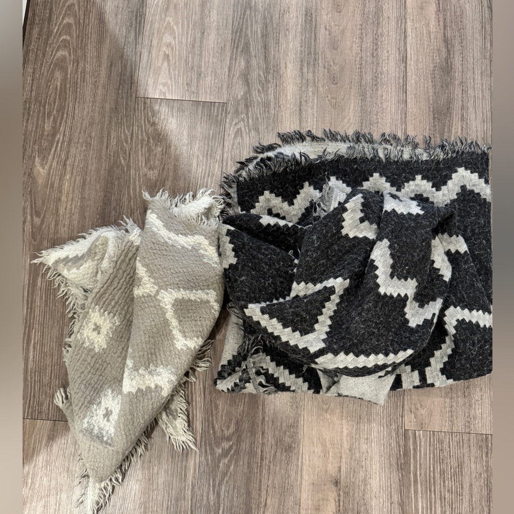 Aritzia blanket scarves